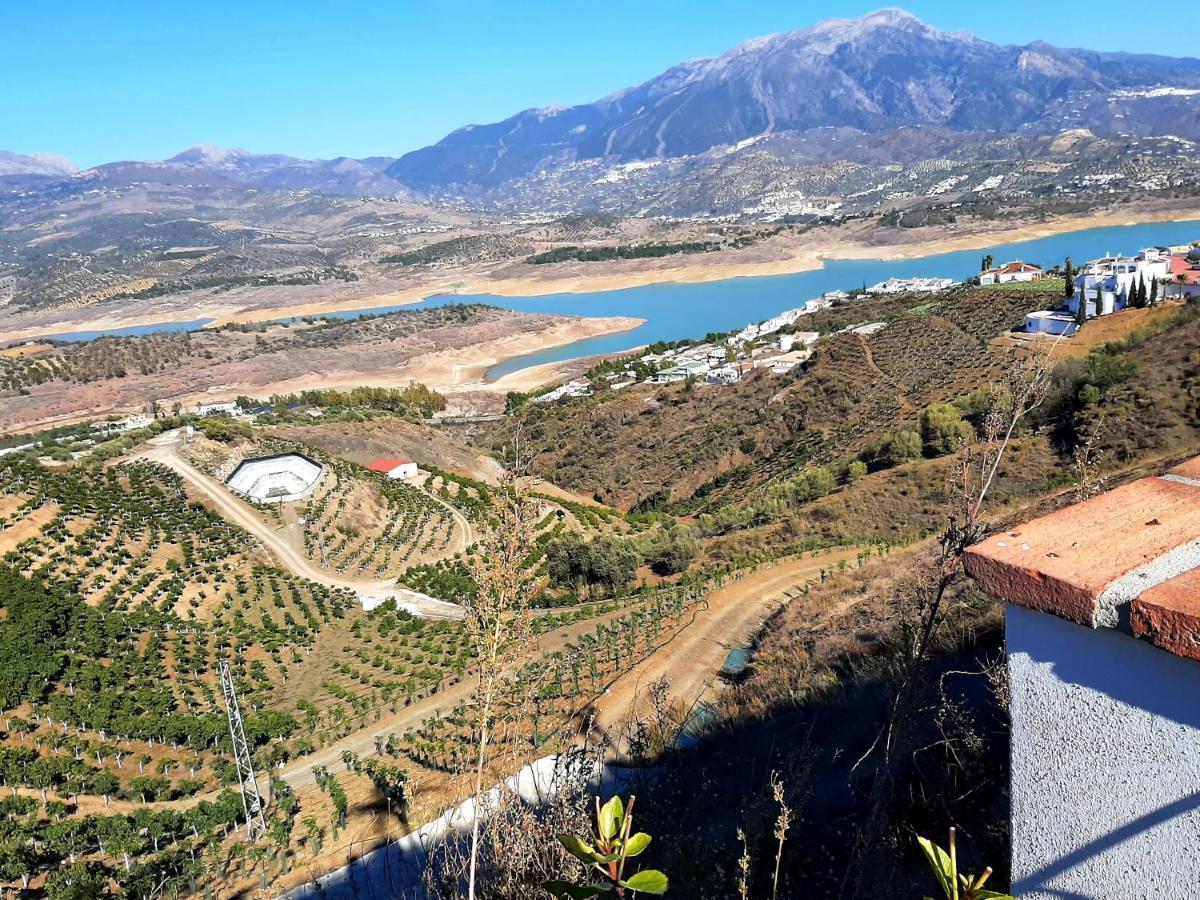 Vistas Al Lago With Private Pool Vinuela Exterior photo