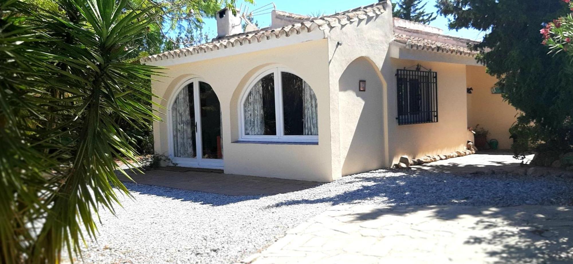 Vistas Al Lago With Private Pool Vinuela Exterior photo