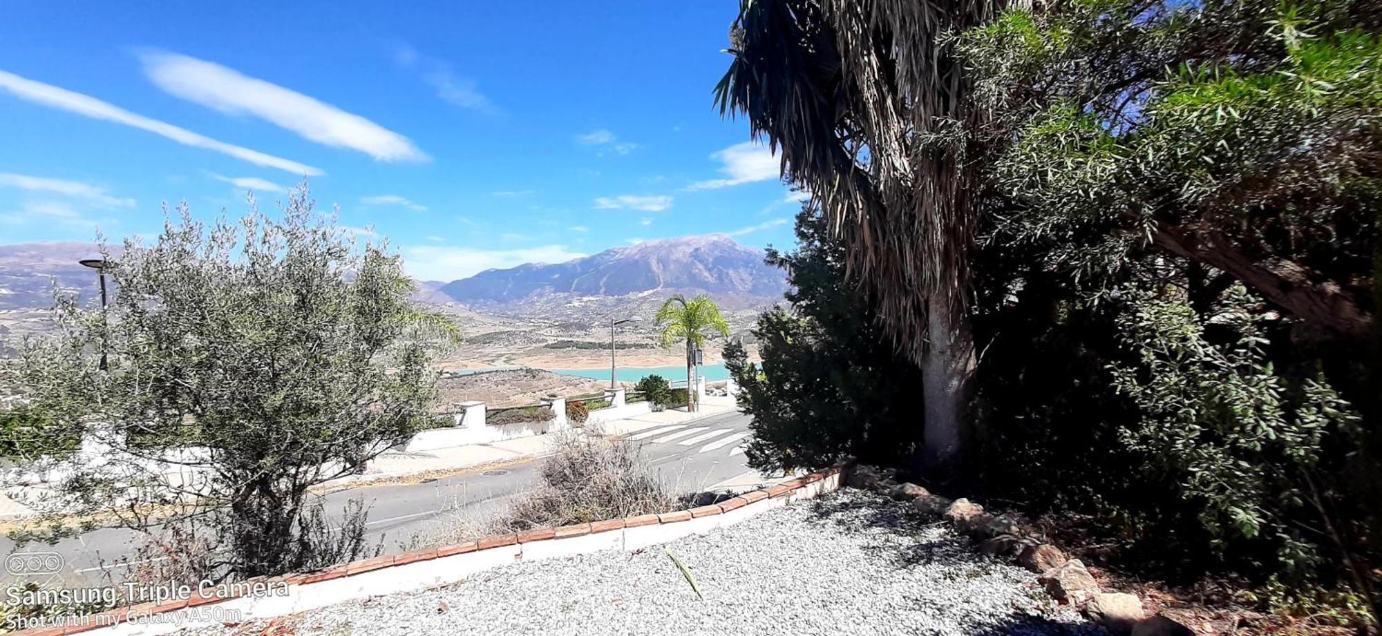 Vistas Al Lago With Private Pool Vinuela Exterior photo