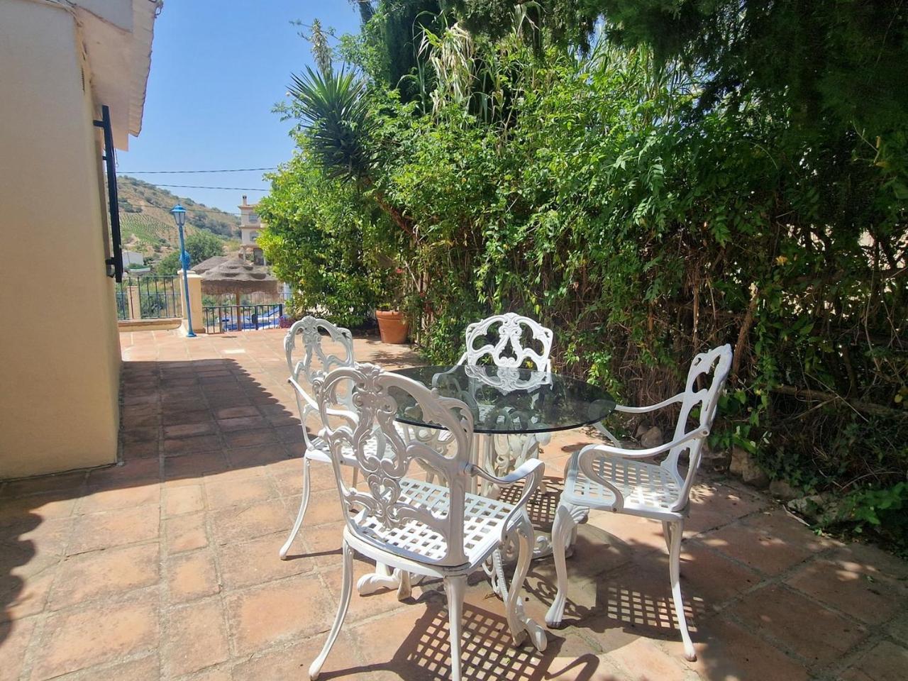 Vistas Al Lago With Private Pool Vinuela Exterior photo